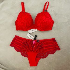 NWT  Red La Senza bra and panty set